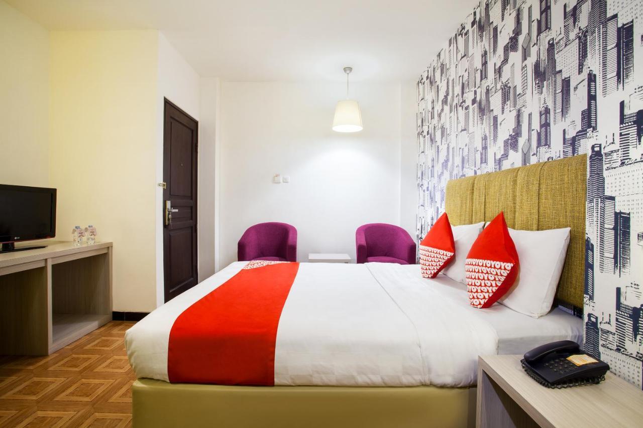 Oyo 119 Belvena Hotel Jakarta Kültér fotó