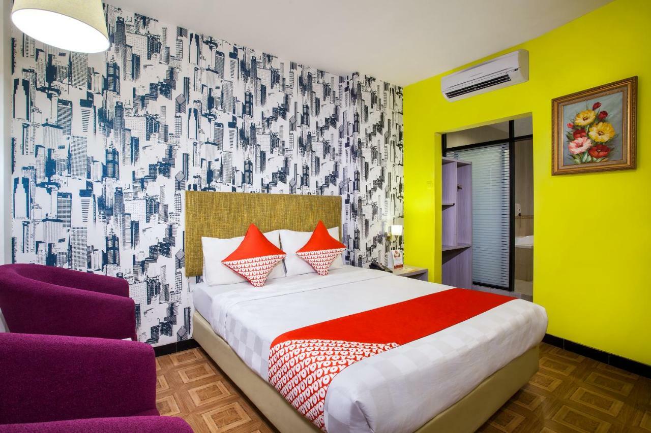 Oyo 119 Belvena Hotel Jakarta Kültér fotó